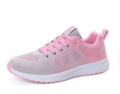 Chaussures de sport en maille respirante.