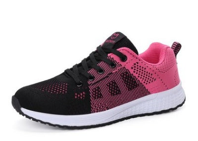Chaussures de sport en maille respirante.