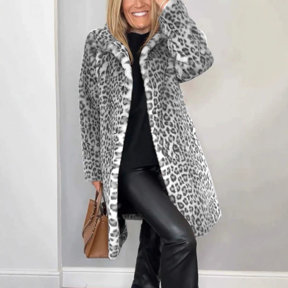 Manteau Mi-Long Claudia en Peluche Imprimé Léopard – Automne/Hiver